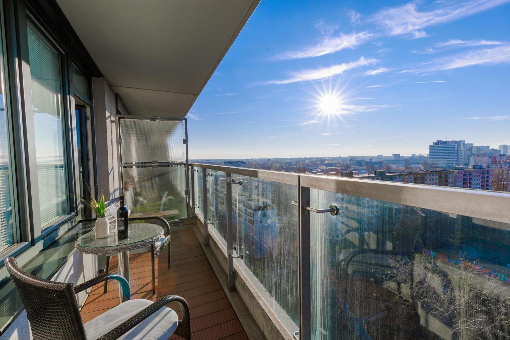 Sunny Apartment With Amazing Terrace On The 13Th Floor Near City Center Bratislava Bagian luar foto